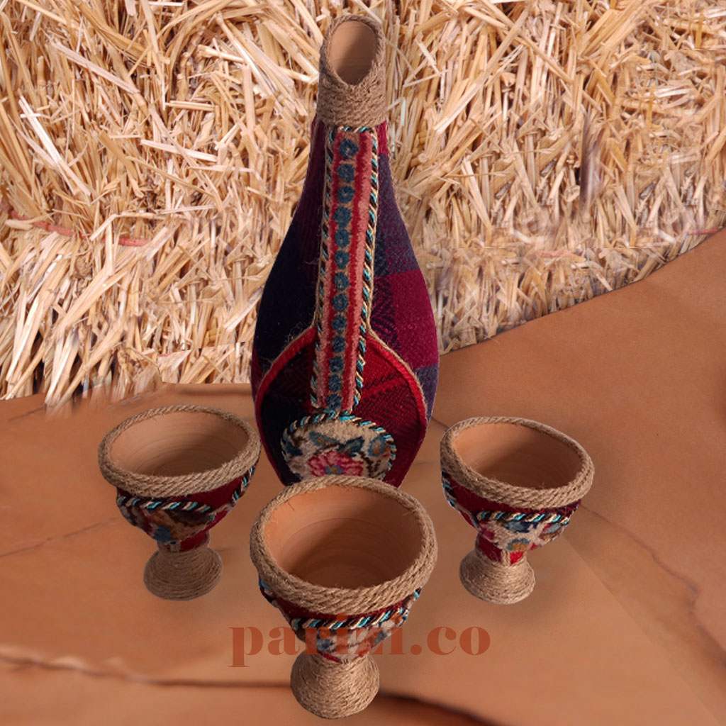 Traditional decorative containers Traditional decorative containers