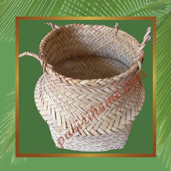 Wicker container with handle Wicker container with handle